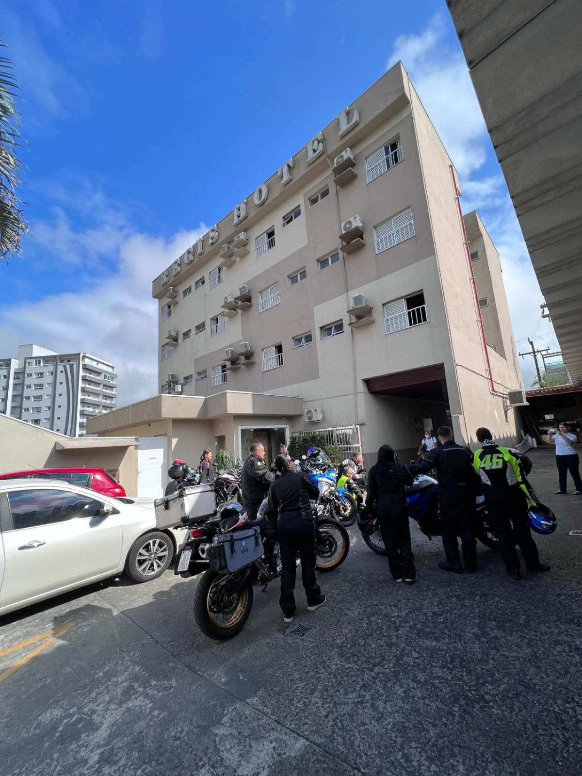 רג'יסטרו Regis Hotel II מראה חיצוני תמונה